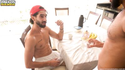 MEIO-IRMAO TARADO - gay porn