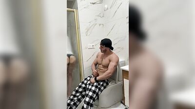 Berk can34 fucks a twink in the bathroom - fan club