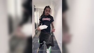 What happens when the delivery guys is fine asf - Blattino & IDoMeFU - fan club