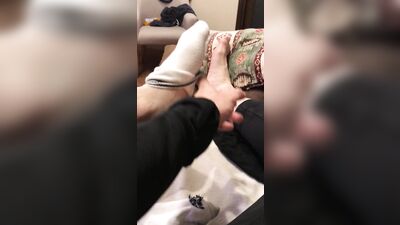 2019-12-11 My feet - Bolt xTop (Fan Archive)