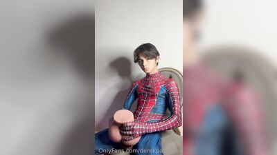 derekpalacioss - 2022-10-16 - a bit rushed because I was waiting for the suit and toy to d 2