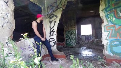 Kinky sex in Abandoned house Part I - EveryDayPorn.com