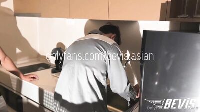 OnlyFans - the repairman Bevis fucks man first time
