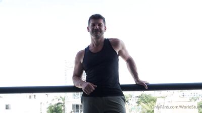 Worldstudz - Married daddy Matt coachstuds is excited to be jerked off by a man for the first time