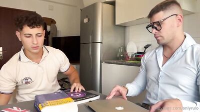 Rulo onlyrulo Extra points in class - gay porn