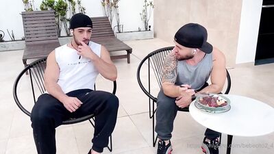 Lowi devorou o cuzinho de Mike Bebecito - gay porn