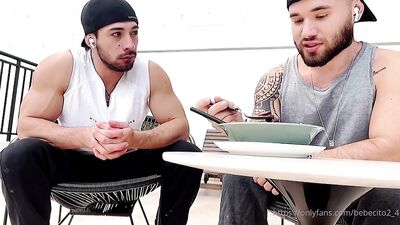 Lowi devorou o cuzinho de Mike Bebecito - gay porn