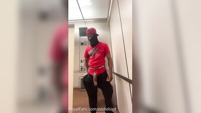 EddieBigD - Getting caught in The Elevator - gay porn