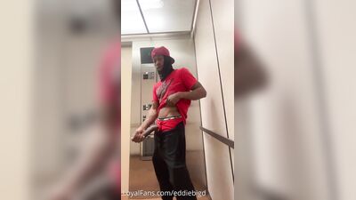 EddieBigD - Getting caught in The Elevator - gay porn