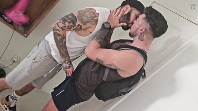 Sucking Lyonards Big Dick - gay porn