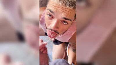 The twink sucking me at the bathroom - gay porn