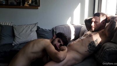 Leon Giok & Ruso Latino - gay porn