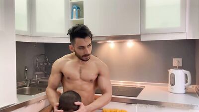 Filp Flop at the Kitchen - Nicholas Bardem Rafael Ferreira - gay porn