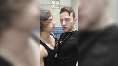 Zalthy & Eduell Evindur - In the fitting rooms of a shopping mall