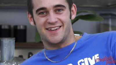 Hairy Str8 lad Bezza gets his first man wank by Kev - Then Kev blows Bezzas big uncut one