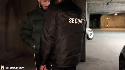 Choppeur & Cocksucker - Mouth well-fucked by a security guard