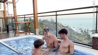 Yarik Having Fun in the Jacuzzi Ft  Alann23 & Melvinmoore