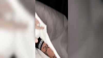 Letseatcakexx - Sneaking a quick jo ____