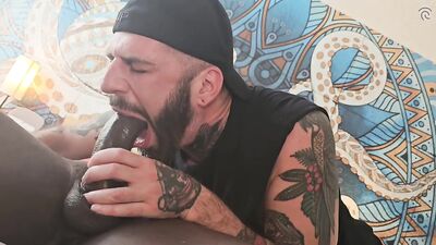 Sucking Kingston Blaze s Huge Cock Romeo Davis XL